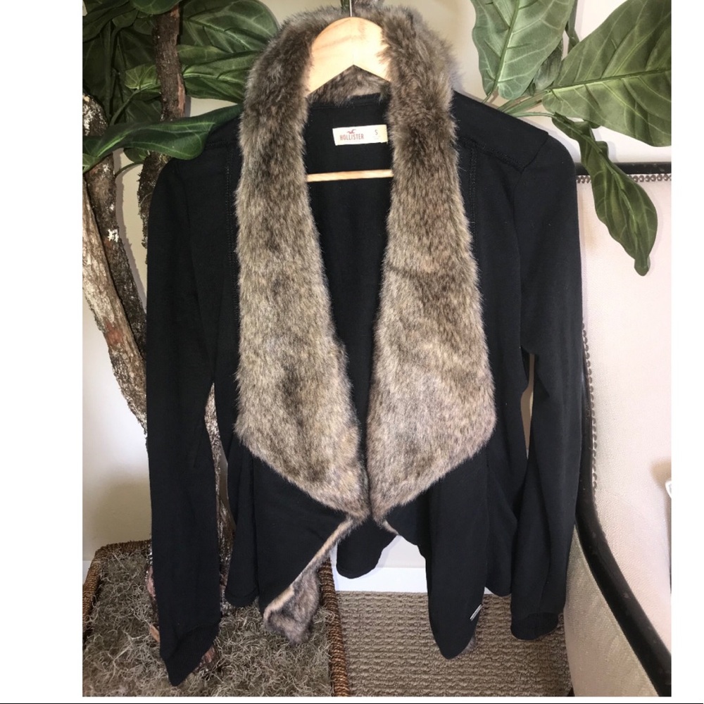 Hollister Fur vest
